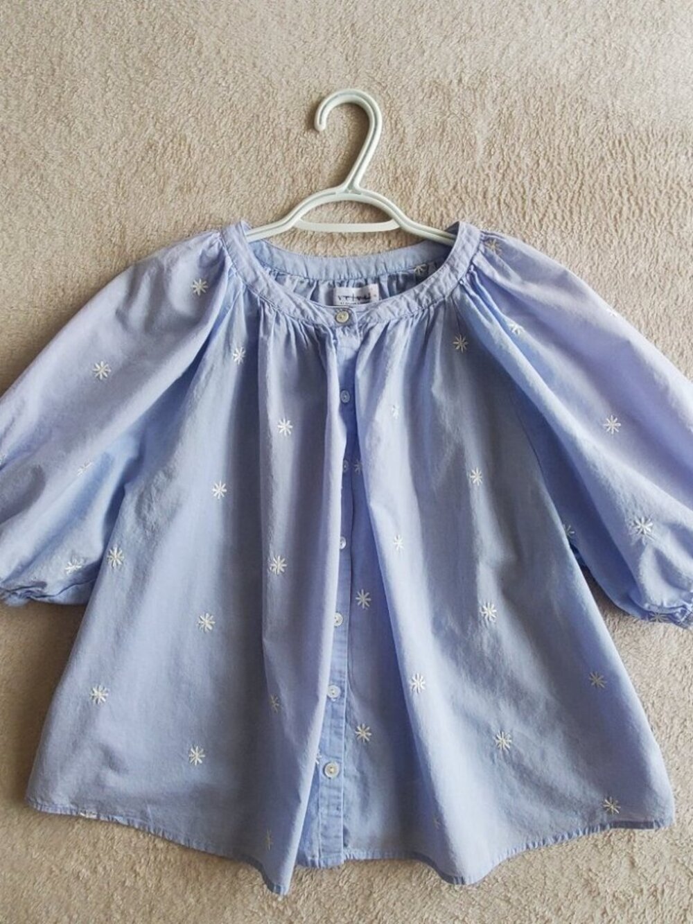 Velvet by Graham & Spencer Button Down Blue Embroidered Blouse Coastal Beach Top - Picture 7 of 9